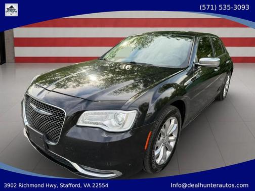 Gloss Black 2018 Chrysler 300 Limited