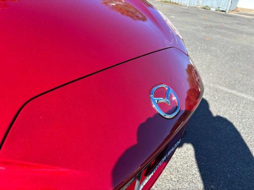 2016 Mazda MX-5 Miata Sport