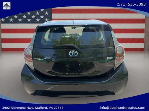 Black 2014 Toyota Prius c Two