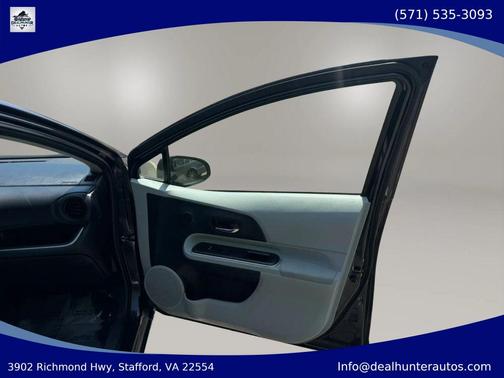Black 2014 Toyota Prius c Two