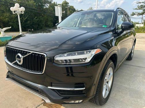 2017 Volvo XC90 T5 Momentum