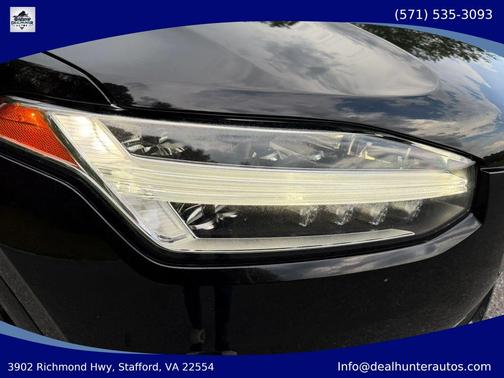 Onyx Black Metallic 2017 Volvo XC90 T5 Momentum