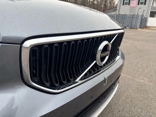 2019 Volvo XC40 T5 Momentum
