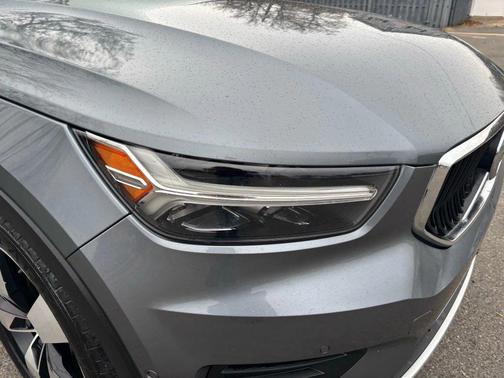 2019 Volvo XC40 T5 Momentum