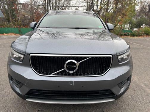 2019 Volvo XC40 T5 Momentum