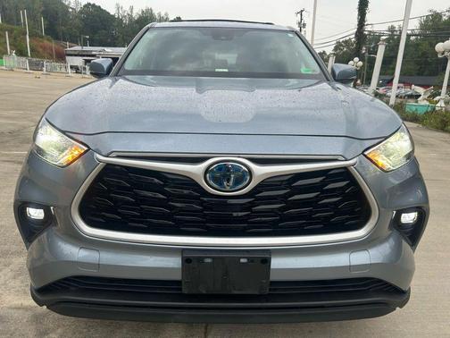 2022 Toyota Highlander Hybrid LE