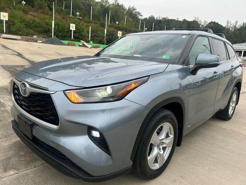 2022 Toyota Highlander Hybrid LE