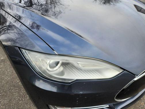 2016 Tesla Model S 90D