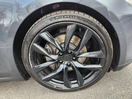 2016 Tesla Model S 90D