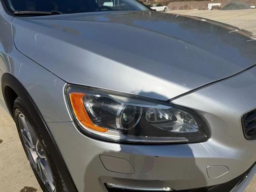 2018 Volvo V60 Cross Country T5 Platinum