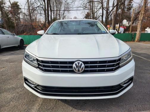 2018 Volkswagen Passat 2.0T SE