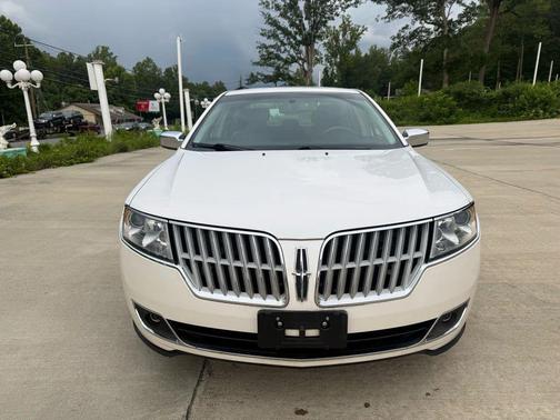 2011 Lincoln MKZ Base