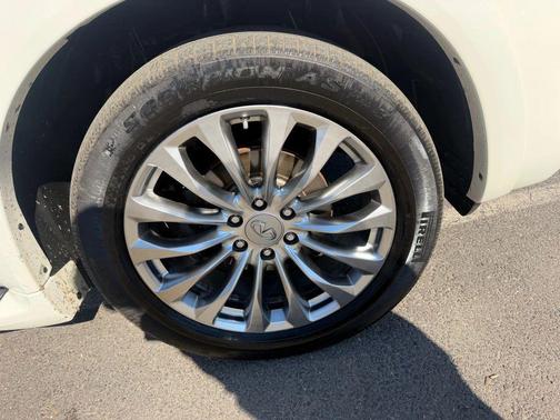 2016 INFINITI QX80 Base