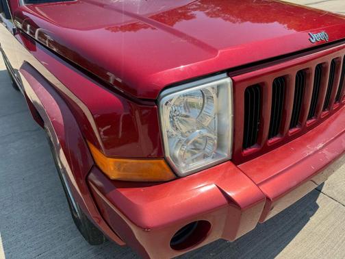 2006 Jeep Commander Base