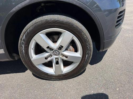 2013 Volkswagen Touareg VR6 Lux