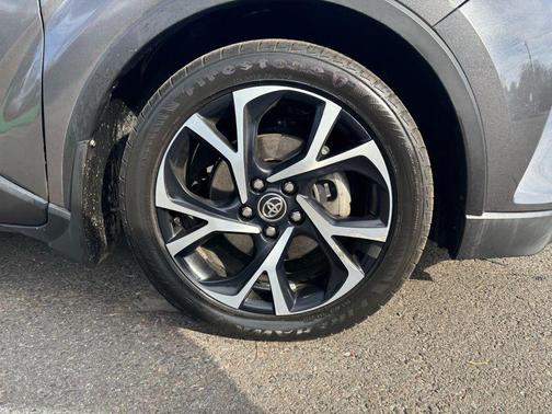 2018 Toyota C-HR XLE Premium