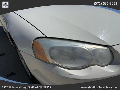 White 2004 Chrysler Sebring Base