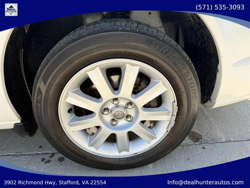 White 2004 Chrysler Sebring Base