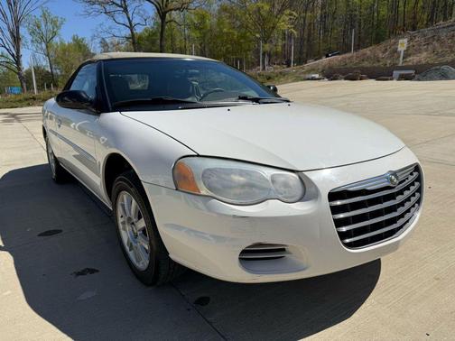 2004 Chrysler Sebring Base