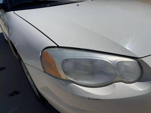 2004 Chrysler Sebring Base