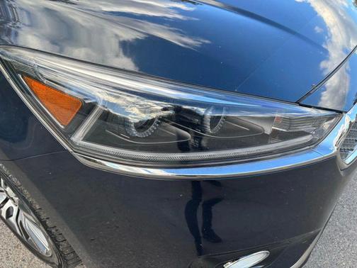 2018 Kia Cadenza Premium
