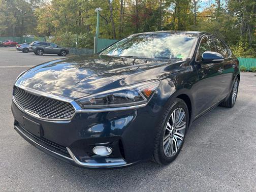2018 Kia Cadenza Premium