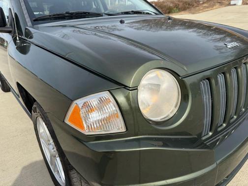 Jeep Green Metallic Clearcoat 2009 Jeep Compass Sport