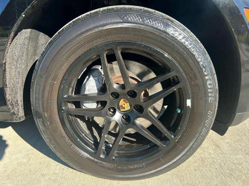 Black 2018 Porsche Macan Macan Sport Edition