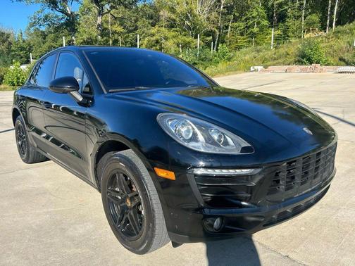 Black 2018 Porsche Macan Macan Sport Edition