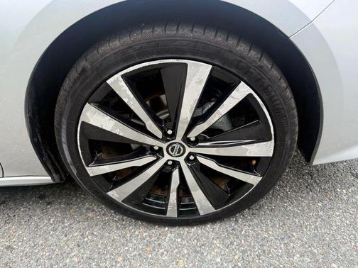 2021 Nissan Altima SR FWD