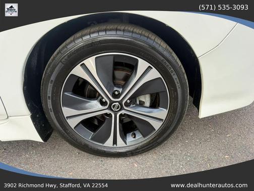 White 2022 Nissan Leaf SV 40 kWh