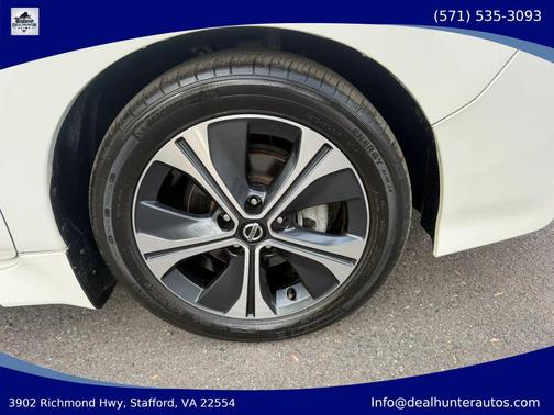 White 2022 Nissan Leaf SV 40 kWh