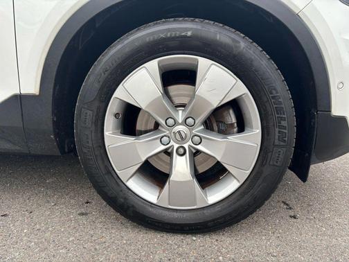 2019 Volvo XC40 T5 Momentum