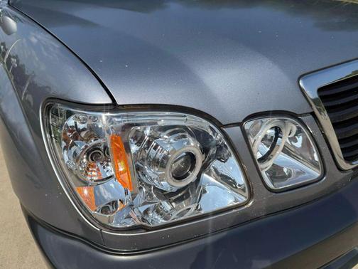 2002 Lexus LX 470 Base