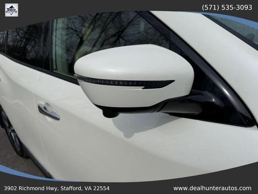 White 2020 Nissan Pathfinder Platinum 2WD