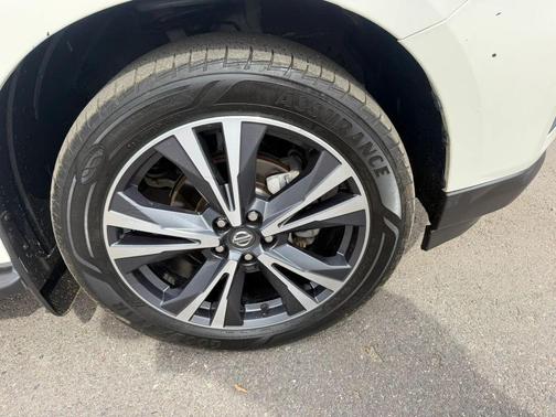 2020 Nissan Pathfinder Platinum 2WD