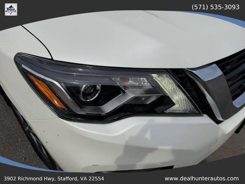 White 2020 Nissan Pathfinder Platinum 2WD