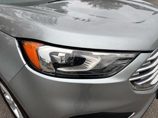 2020 Ford Edge SE