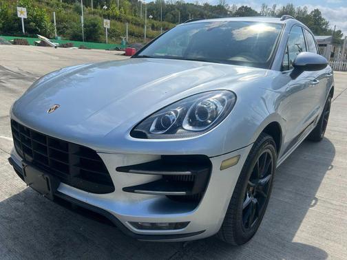 2015 Porsche Macan Turbo