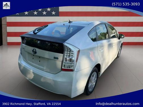 White 2010 Toyota Prius III