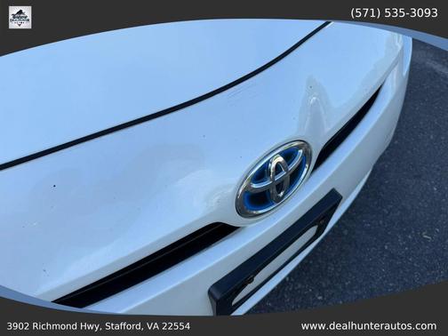 White 2010 Toyota Prius III