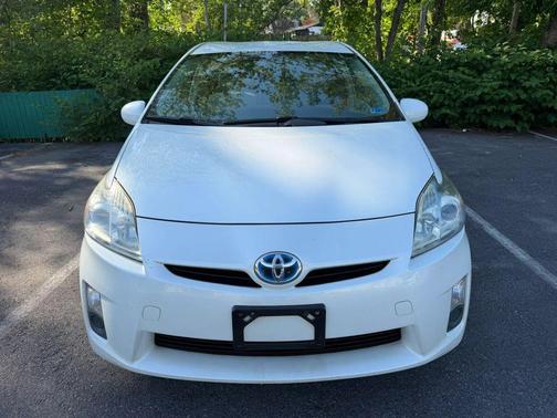2010 Toyota Prius III