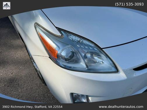 White 2010 Toyota Prius III