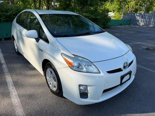 2010 Toyota Prius III
