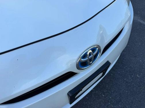 2010 Toyota Prius III
