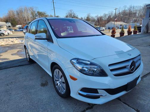 2017 Mercedes-Benz B-Class B 250e Hatchback 4D