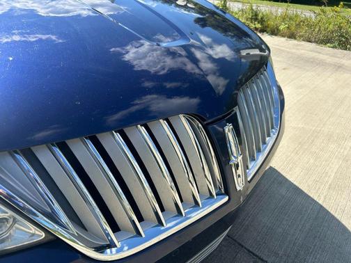 2011 Lincoln MKS Base