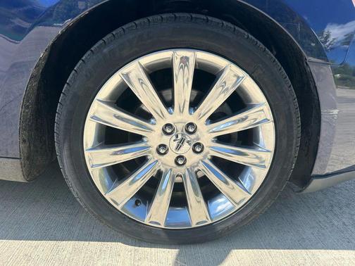 2011 Lincoln MKS Base