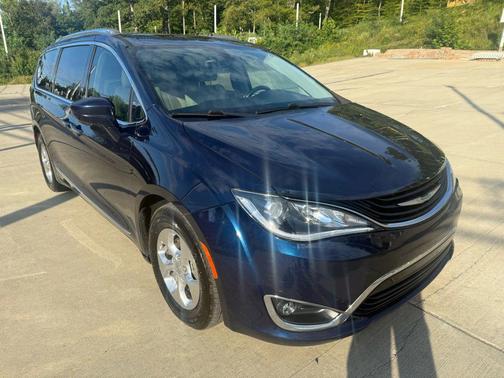 2018 Chrysler Pacifica Hybrid Touring L
