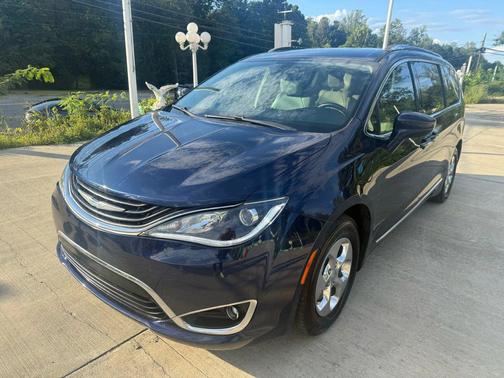 2018 Chrysler Pacifica Hybrid Touring L
